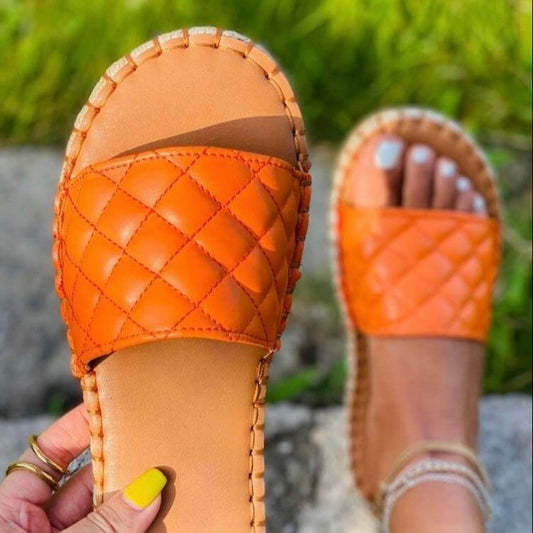 Wear Flat Slippers Outside The Stitching